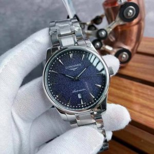 白 金600品牌:浪琴 三针新品，商务休闲 奢华大气类型：精品男士腕表 新品 表带：真牛皮表带 舒适 361精钢表带 耐用 机芯:顶级机械机芯 稳定 材料：矿物