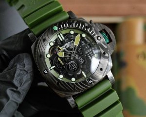 v7沛纳海新款Submersible Bmg-Tech ─ 47毫米潜行系列劲爆镂空腕表搭配原装进口2555全自动机械机芯以沛纳海全新材质Bmg-Tech材质打
