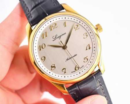 白壳 金壳 浪琴名匠系列190周年纪念款腕表尤甚。为纪念品牌诞生190周年，浪琴全新推出匠系列纪念款腕表，它将现代美学理念和复古元素结合起来，精钢表壳经全面抛光 - 点击图像关闭
