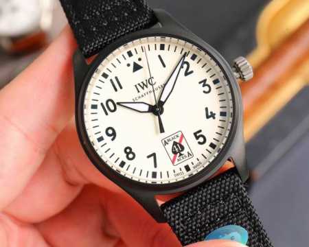 Aof 全面升级 V7 版 马克 飞行员Pilot‘S Watches全系列 1利用最新的精密Ai电喷技术， 终于试验出少量的零色差的万国色值 2全场唯一去除紫 - 点击图像关闭