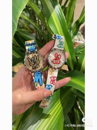 原单厂gucci G- Timeless 系列w碗表，为了庆祝兔年，品牌推出色彩靓丽的全新设计腕表，表盘直径为38 Mm，精钢表壳，玻璃上饰有gucci兔子印花 - 点击图像关闭
