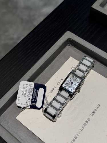 金 钻20 最火浪琴超好看的 小姐姐们赶紧入手 浪琴-Longines戴卓维纳系列 精致两针半女士腕表 316精钢表带 直径33*22Mm厚7M