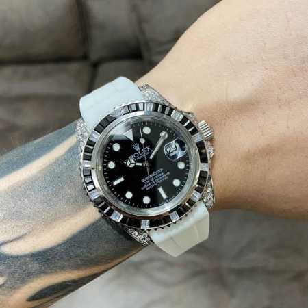 金+20 劳力士-Rolex宝石圈定制级改版水鬼来袭携手高端珠宝工厂，重金镶嵌72颗黑、绿、蓝宝石相应色水鬼圈口，搭配表壳耳杆处钻石，犹如光茫四射，吸睛神器 机 - 点击图像关闭