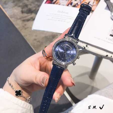 官网同步 爆款swarovski施华洛世奇 三眼石英女表 表盘满钻设计三眼表针面与水晶钻浑然天成，奢华不已 进口石英机芯 精致皮表带 尺寸：36Mm 送礼首选 - 点击图像关闭