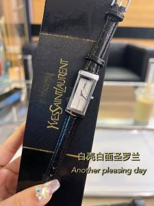 盒子10 DDD 小红书爆款 Ysl圣罗兰通勤百搭中古系列，小方表款式 ，简洁大方凸镜设计 时尚感爆棚真皮鳄鱼纹皮带日本原装机芯 稳定性非常好独一无二的款式绝对