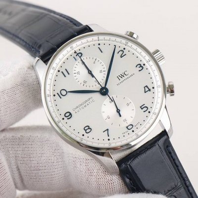 zf Factory 墙裂推荐 扛鼎新款作品一Iwc万国表葡萄牙系列Iw371615腕表 年大改款葡计 精彩细节 1.精致背透，机芯可一览无余 2.新版表扣设计