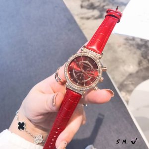 官网同步 爆款swarovski施华洛世奇 三眼石英女表 表盘满钻设计三眼表针面与水晶钻浑然天成，奢华不已 进口石英机芯 精致皮表带 尺寸：36Mm 送礼首选