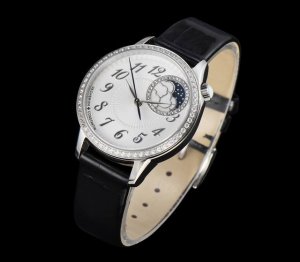 白 金 Gr出品 V3升级版 Vc 江诗丹顿 Mr2 Egérie 伊灵女神系列 再添新作！沉淀时光雅韵，流转日夜芳华。超薄机械女式腕表延续系列风格！全新乳光表