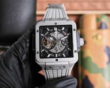 白壳 电度 Hublot 宇舶表 这是恒宝腕间的高级秀场！恒宝再次跨界潮流高端！众星演绎，隆重上市，兼具尖端潮流和创新科技的融合力作，腕表史上的巅峰之作，从多个 - 点击图像关闭