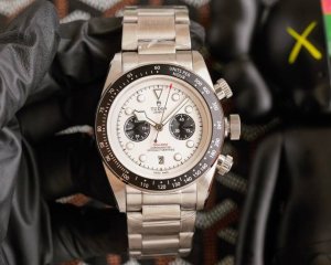 白皮 白钢 帝舵 Tudor 碧湾型系列 搭载全自动机械芯 尺寸：42Mm 镀膜玻璃 精钢表带原装扣 复古帝陀 全新演绎