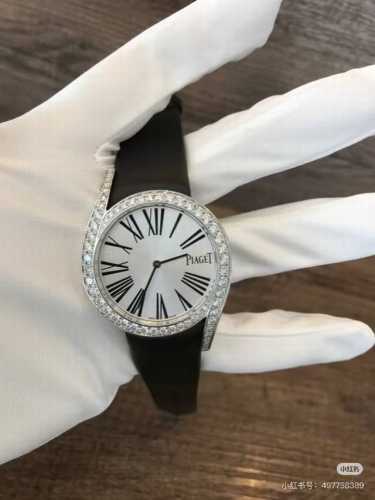 30Mm 32Mm 240 伯爵69Limelight Gala 运用一流的壳套打磨工艺，诠释伯爵优雅气质。.采用定制版瑞士石英机芯，续航给力，走时稳健。镶饰6