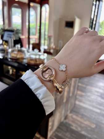 上手图 金白同价 钻20 古驰 Gucci 瑞士日内瓦最新限量款升级版到货 后盖全新加重处理，重做原装对版镶钻字面。字面镶嵌八箭八星两个闪亮的锆钻石，细节诚意满 - 点击图像关闭