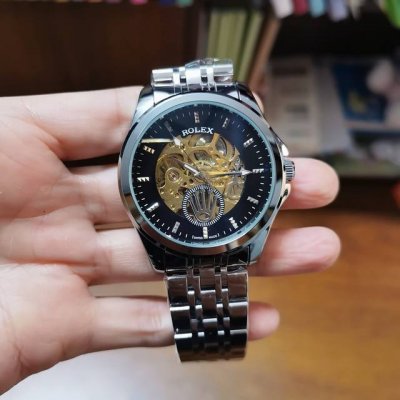 精钢表带十蝴蝶扣 白： ，间金、全黑同价： ，新款暴出 ，劳力士一Rolex 休闲商务男款火爆上市超强矿物质镜面，全自动机械机芯，走时精准，真空电镀 ，直径：4