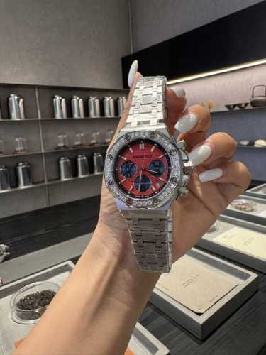 硬货 网红爆款Ap爱彼皇家橡树系列 美女几乎人手一枚 精钢表壳镶钻八角钻石壳边设计 进口日本多动能石英机芯 稳定带计时功能 百搭尺寸37Mm任何女士手型都可以佩