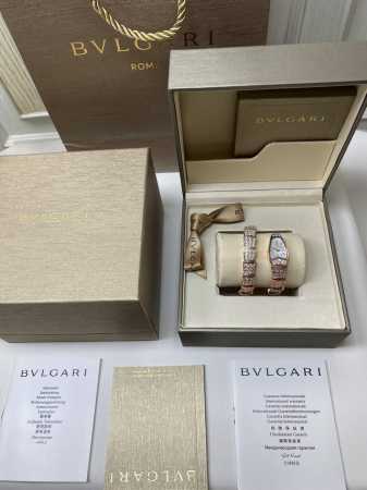 宝格丽 意大利珠宝品牌 宝格丽serpentine-Spiga系列腕表 表壳：316#精钢 表盘：天然母贝 黑搪瓷 表带：K金镶嵌锆石做法 机芯：瑞士石英机芯 - 点击图像关闭
