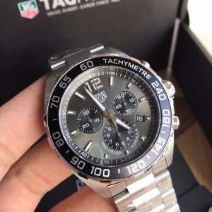 包装加50。Original Tagheuer 泰格豪雅F1系列，石英男士腕表 原单货！六针计时带日历！瑞士原装机芯！精钢表带表壳，蓝宝石玻璃！专柜售价一万多！