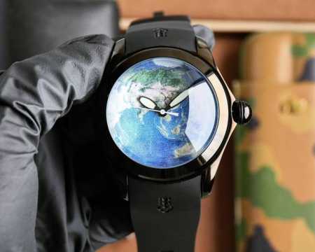 白壳 黑壳 Corum 昆仑水泡 Bubble Clown泡泡腕表奇思异想得以自由迸发。特立独行的用不走寻常路的美学概念，打造出泡泡腕表，搞怪十足，他浸润流行文 - 点击图像关闭