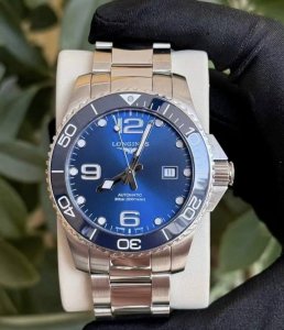 浪琴康卡斯41Mm机械手表性价比超高 老公30周岁生日礼物选了这款浪琴康卡斯，有点像劳力士水鬼指针是夜光的，手表买回来还没调过时间这也是送他的第二块手表手表 生