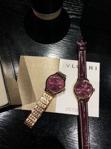 白 金 钻30 浪琴-Longines. 最新气质女表 搭载原装进口石英机芯，珍珠贝表盘，水晶镶钻精致雅典，闪亮而不单调，316精钢表壳 ，蓝宝石玻璃尺寸32M
