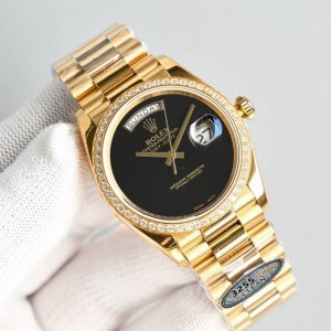 白钢 金2340 圆钻加50 方钻加100 劳力士 Rolex 日志星期日历型系列36Mm 最新推出，定制版一表一码，热门款式直径36Mm日志 ①:搭载3255