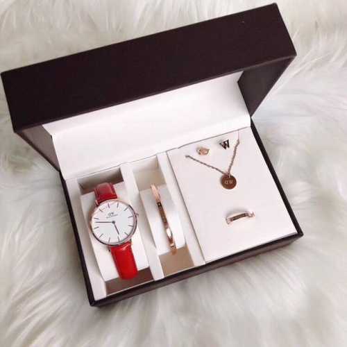 配盒 Dw 丹尼尔惠灵顿 Daniel Wellington 热卖五件套 高端品质 经典石英女表+钛钢陶瓷手链+钛钢项链+钛钢陶瓷戒指+钛钢耳钉 进口原装gl2