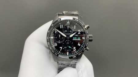 Tw新款独家研发万国 Iwc 飞行员系列！ 市场最新版本原版开模，精益求精。 ①腕表采用316精钢全新开模,尺寸为41Mm表带宽度为20Mm。 ②除了拥有极为醒 - 点击图像关闭