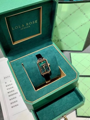 Lola Rose新款罗拉小皮表，淘X京X同源，渠道货 金秋福利小表盘百配穿搭，轻松驾驭，今年火爆时尚圈的绿色情怀，绿色代表年轻，独特的孔雀绿，让每一个小仙女爱
