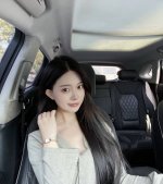 Danielwellington 小方糖手表 噂嘟长到了我的审美上！ 通体金色搭配小方表盘 是一眼看得见的高级感 戴起来也是优雅贵气～ 精致提升气质真的爱啦