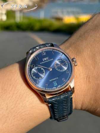 Zf副本』 金+50万国-Iwc葡萄牙系列年历腕表，集时分针、日期、星期、月份和动显于一身。 表壳 腕表尺寸44Mmx15M，厚度适中，弧形表圈圆润自然，抛光打 - 点击图像关闭