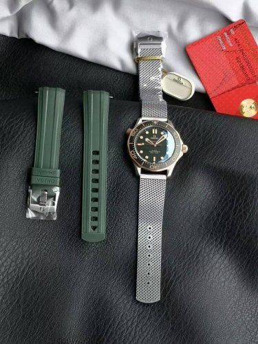 Sj出品 Er 欧米茄 Omega Lx6 新款 钛壳青铜金007 到货！ 复古与时尚的新碰撞！海马系列 青铜金表圈搭配钛金属表壳表带，配以复古绿色表盘，将复古