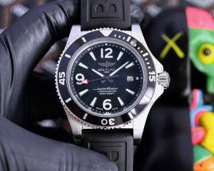 百年灵 Breitling 复仇者系列 全自动机械 43*13Mm 拱桥强化玻璃 泰国橡树胶带 军用帆布表带 原装针扣 复仇者黑鸟侦察机 承载着改变历史的使命