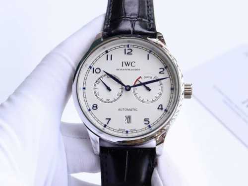 万国-Iwc 萄七. 匠心制作 强烈推荐 隆重登场。简约商务的设计之下，蕴含一丝浓郁的复古情怀 机芯 搭载全自动进口机械， 走时精准，动力储备强劲 表壳 腕表尺