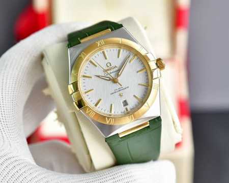 色20 最新款Omega Constellation Gents’ 星座系列第五代作品，依然延续经典的星徽标志和表圈托爪元素，展现优雅的绅士风。尺寸39Mm，搭 - 点击图像关闭