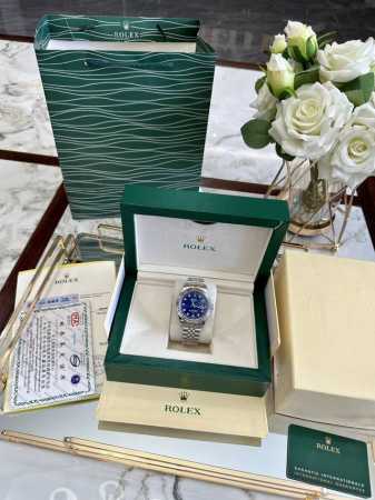 配图片包装 劳力士日志到货类型：三针日志系列陶瓷圈表带：顶级进口316精钢保险扣表带机芯：进口石英机芯镜面：顶级进口防伪标水晶镜面尺寸：直径 40Mm 店内现货 - 点击图像关闭
