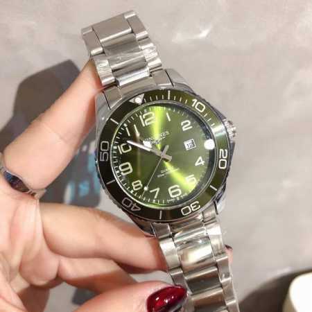 官网同步明星产品 专为追求卓越品质和拥有优雅态度的品味人士设计 浪琴 Longines 康卡斯潜水系列 采用进口石英机芯精准走时表壳采用高科技材质历久弥新不易褪 - 点击图像关闭