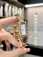 Gucci Vintage1500L中古手镯手表，这只是15周年纪念限定的1500块之一，编号21。 原主人1996年平安夜购于日本，或许是用于送人的圣诞礼物。