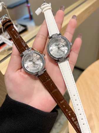 皮带款 萧邦 肖邦chopard Imperiale 系列腕表。新款独家上市！独特的风格带您走进一个新阶段并且成功塑造了崇尚自我表达和与众不同的生活化概念，螺丝 - 点击图像关闭