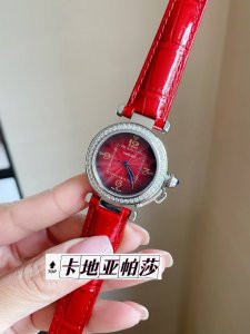 白 玫金 .钻圈20 Pashadecartier卡地亚帕莎系列腕表，方中有圆，35毫米表款，进口瑞士石英机芯，316L精钢表壳，意大利小牛皮表带，淬火钢蓝夜光