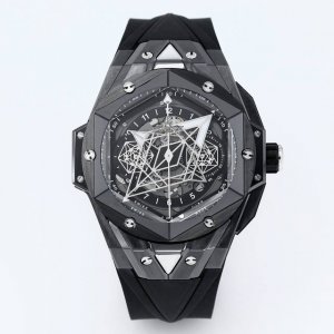 顶级复刻 黑 白 绿壳 Ol 恒宝 Hublot 宇舶表 Hb3 Big Bang Sang Bleu Ⅱ 刺青第二代腕表。运用立体几何图形，巧妙的构思，呈现出