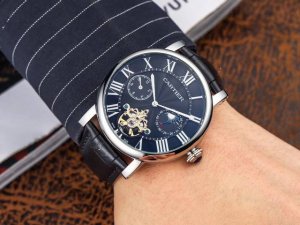 白 玫 钢20 品牌 卡地亚--Cartier 类型 男士腕表 机芯 全自动机械机芯 材质 316L精钢表壳 表镜 矿物强化玻璃镜面 皮质 真皮表带 钢带 可选