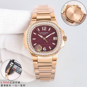 统一价： 送皮带配盒子 DDD 百达翡丽 所有颜色统一价配送皮带扣盒子 DDD 最薄版本 钢带送皮带扣， 送紫色，奶茶色，棕，蓝，浅蓝，白，灰，黑，粉，绿，十选