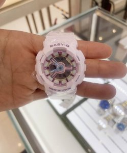 Baby-G I Aqua Planet 合作表款 Baby-G携手海洋环保公益组织Aqua Planet 以“双色珊瑚虾虎鱼 为主题推出联名表款，清新视觉增添