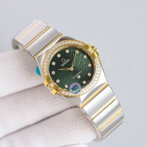 新品上市最新字面！官方对版，全套壳套钢带抛光升级版。 Tw厂欧米茄女款星座系列28Mm石英腕表 ，每个零件都是原装一比一开模。 1仿表史上首次搭载进口瑞士机芯