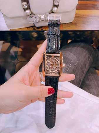 阿玛尼机械 男士休闲款 纯牛皮表带！！质量特别好 直径：41Mm - 点击图像关闭