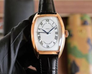 白壳 玫壳 法兰克 穆勒 Franck Muller 55*42*13Mm 全自动机械机芯 双面小牛皮原装针扣 酒桶形拱桥状壳 烈日之下 万众瞩目