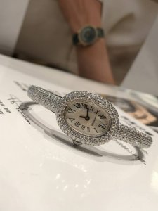 钢壳全镶莫桑钻 配证书 女神专配 手镯手表 卡地亚浴缸系列Hpi01607全镶莫桑钻石 尺寸16Mm17Mm两个尺寸 价格P非常美丽 数量有限 先订先得