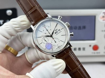 Zf出品， 波涛菲诺计时腕表 腕表尺寸42Mmx13.5Mm。完美同步，表壳以精钢材质打造，通过细致的抛光打磨之后呈现出细腻光泽，表耳弧度自然，与表壳完美融合，