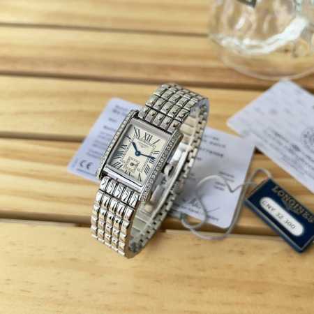 原单正品.原厂配件。Longines浪琴 迷你黛绰维纳系列l5 716小方格 优雅女士真钻腕表各大主流电商平台同等货源. 支持专柜验货。 材质：316L精钢 机 - 点击图像关闭