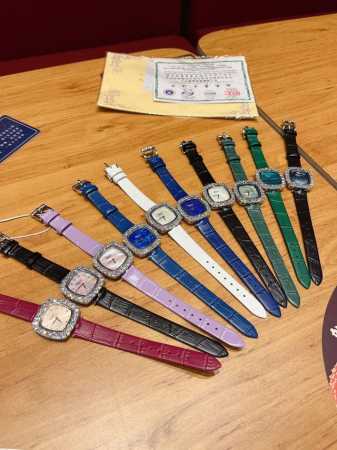 皮 钢带 金白同价 萧邦chopard 全新高级珠宝系列腕表，18K白金.玫瑰金，镶饰24颗马眼型切割美钻 约3.84克拉 是高级珠宝制作的一大挑战；钻石散发的 - 点击图像关闭
