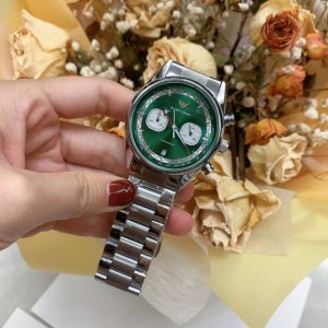 阿玛尼－Emporio Armani 优雅男士腕表 ，多功能石英机芯，超强矿物质镜面 ，真皮表带，真空电镀，精密防水 ，走时精准，直径：43Mm，厚度：11Mm